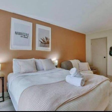 The Sunny Pastry Hotell Mont-Tremblant Exteriör bild